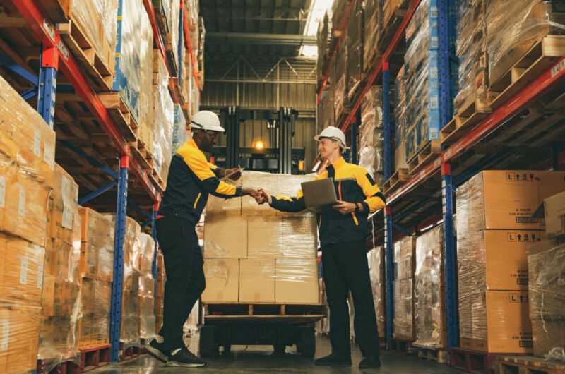 EXPLOITANT·E, RESPONSABLE ENTREPÔT – LOGISTICIEN.NE