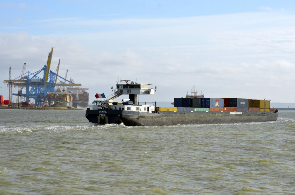 OPÉRATEUR DE TRANSPORT FLUVIAL
